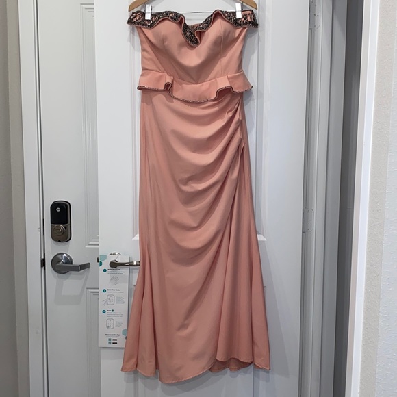 Evening Dress🤍🤍🤍 - Picture 1 of 6